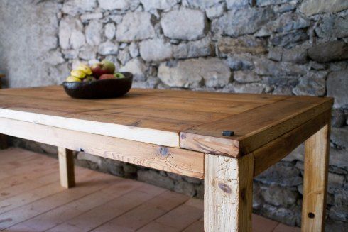 Manum Wood Table